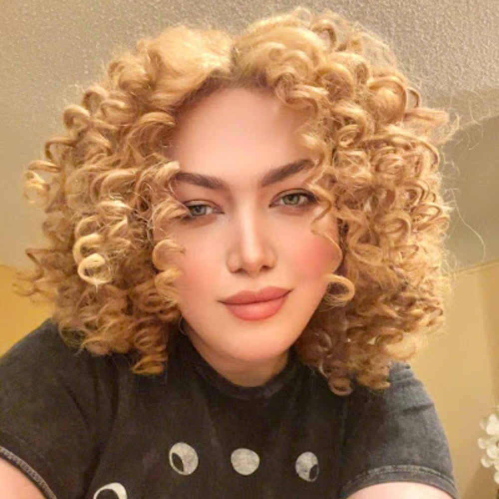 Meet your Posher, Sahar